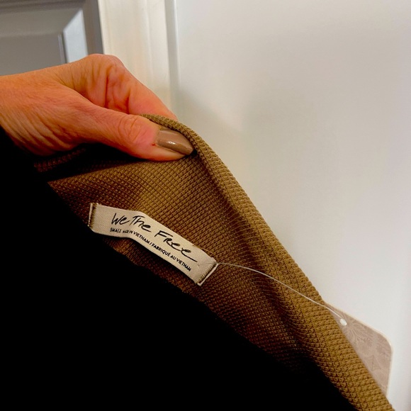 We The Free Free People earthy thermal off the shoulder sexy slouchy top! NWT! - Picture 3 of 5